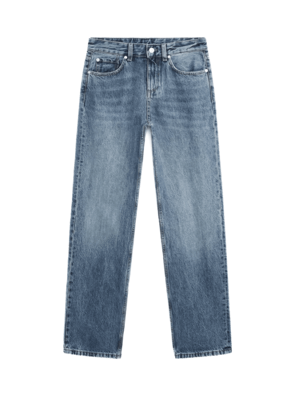 Hombres con pantalones 90s de moda